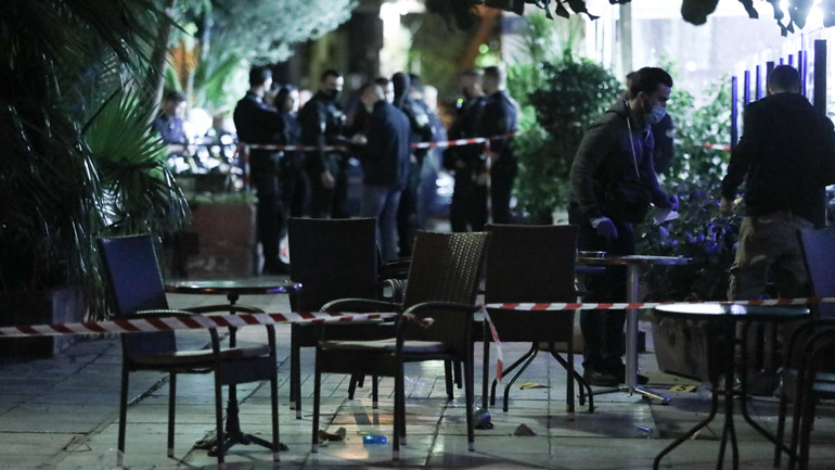 Πυροβολισμοί με έναν νεκρό στον σταθμό Λαρίσης