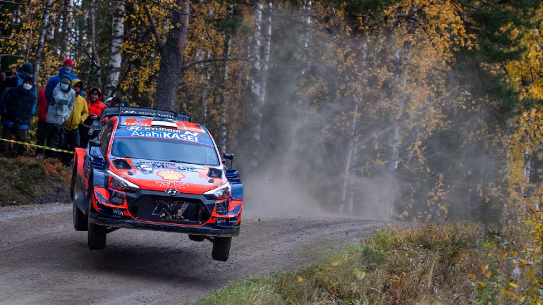 Πολύ δυνατή εμφάνιση για τον Ott Tanak που έφερε το Hyundai i20 στη δεύτερη θέση.