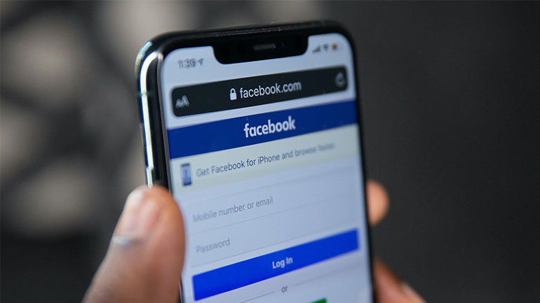 Επαναλειτουργούν τα Facebook, Messenger και Instagram