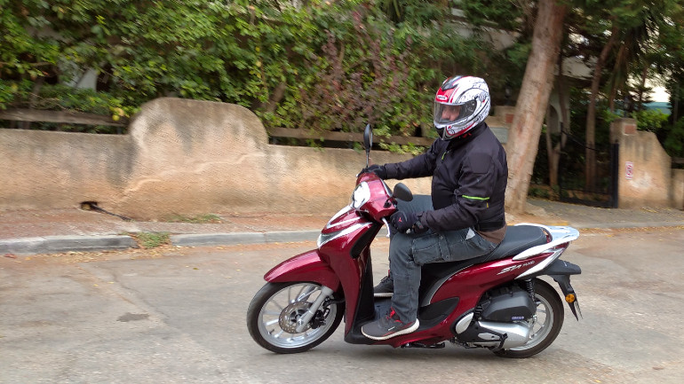 Μαζεμένο σε διαστάσεις, αλλά σωστά μελετημένο για να φιλοξενήσει τεράστια ποικιλία διαφορετικών ανθρώπων.