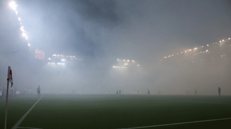 Μπαϊράκι της Θύρας 7 με αιχμές κατά του Μαρινάκη