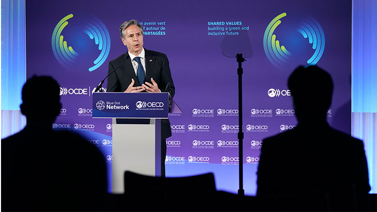 Εκτός προγράμματος συνάντηση Μακρόν – Μπλίνκεν μετά τη θύελλα της AUKUS