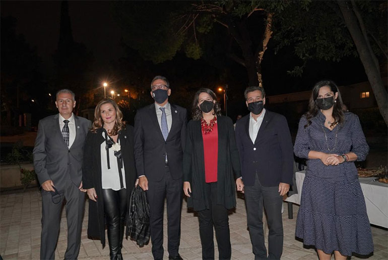 Από αριστερά: Ηλίας Πολυμενίδης, Ταμίας ΔΣ ΕΙΠ, Φανή Χατζηαθανασιάδου, Μέλος ΔΣ ΕΙΠ, Νίκος Α. Κούκης, Πρόεδρος ΕΙΠ, Νίκη Κεραμέως, Υπουργός Παιδείας και Θρησκευμάτων, Δημήτρης Γαλάνης, Δήμαρχος Φιλοθέης Ψυχικού, Ελένη Δουνδουλάκη, Γενική Γραμματέας Σύγχρονου Πολιτισμού.