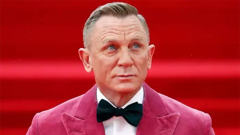 Ο Ντάνιελ Κρεγκ αποκτά αστέρι στη Λεωφόρο της Δόξας, στο Χόλιγουντ