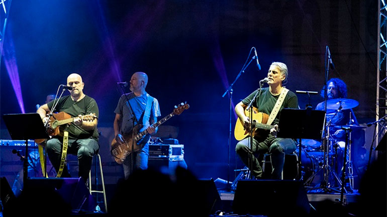 «Τι είναι αυτό που μας ενώνει»: Οι Πυξ Λαξ σε μια μοναδική συναυλία στο Christmas Theater