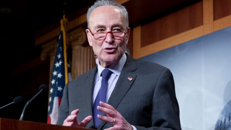 Τσακ Σούμερ: Ο κίνδυνος κήρυξης στάσης πληρωμών απειλεί την πιστοληπτική αξιολόγηση των ΗΠΑ