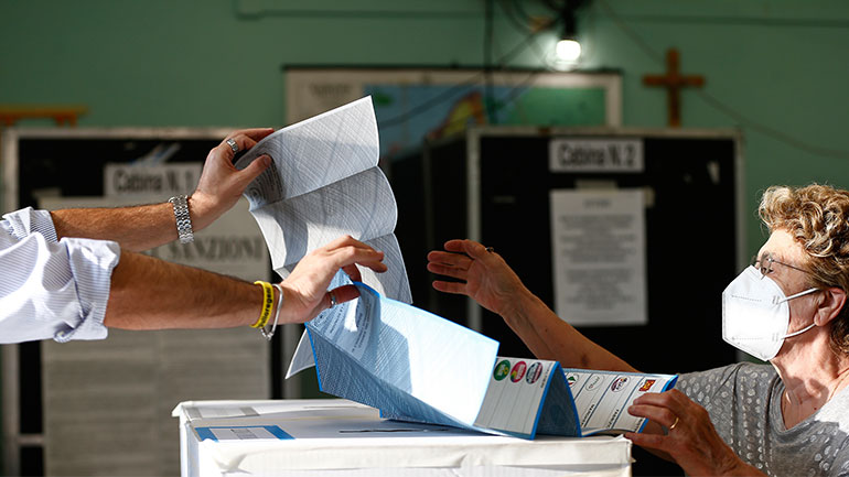 Ιταλία: Πρώτη σε σταυρούς η εγγονή του Μουσολίνι στις δημοτικές εκλογές της Ρώμης