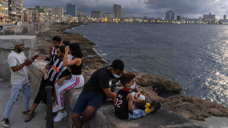 Κούβα: Τα εστιατόρια άνοιξαν και πάλι, αλλά οι τιμές είναι απαγορευτικές για τους περισσότερους Κουβανούς Κούβα: Τα εστιατόρια άνοιξαν και πάλι, αλλά οι τιμές είναι απαγορευτικές για τους περισσότερους Κουβανούς