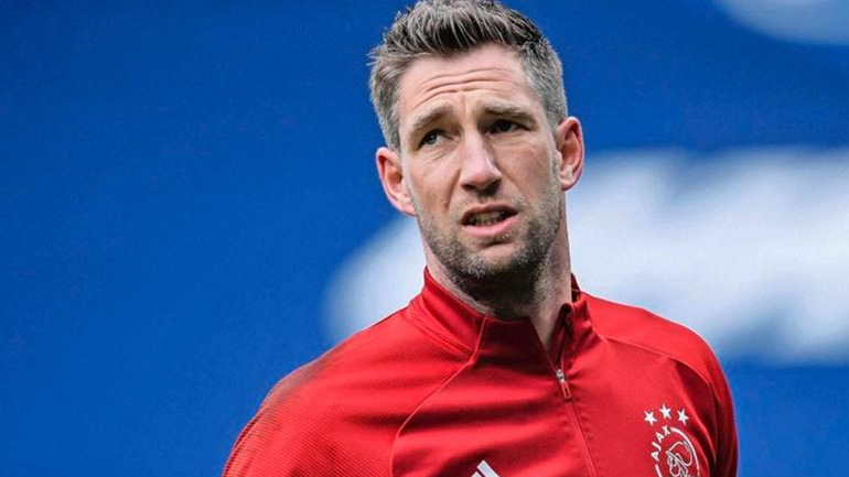 Άγιαξ: Τέλος η σεζόν για τον Στεκέλενμπουργκ