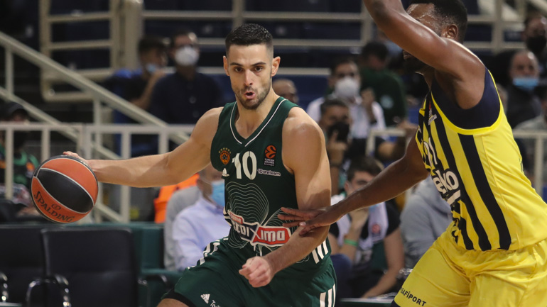 To εντυπωσιακό buzzer beater του Παπαπέτρου απέναντι στη Φενερμπαχτσέ!