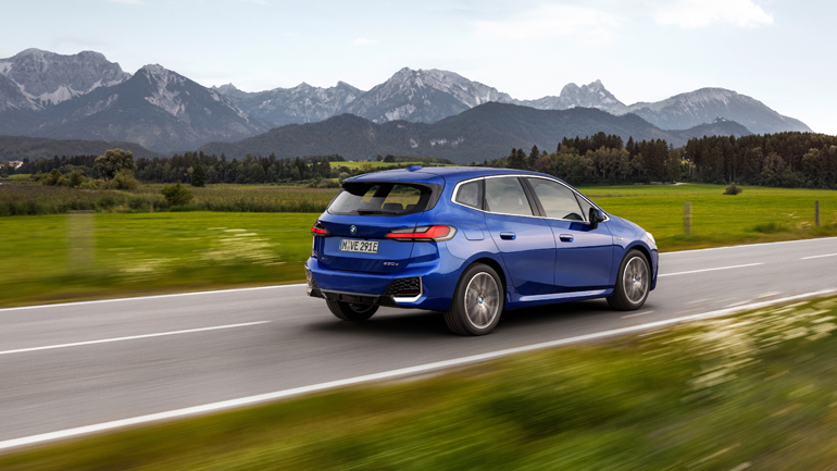 Σύγχρονη και ταυτόχρονα δυναμική εξωτερική εμφάνιση, για το crossover της BMW