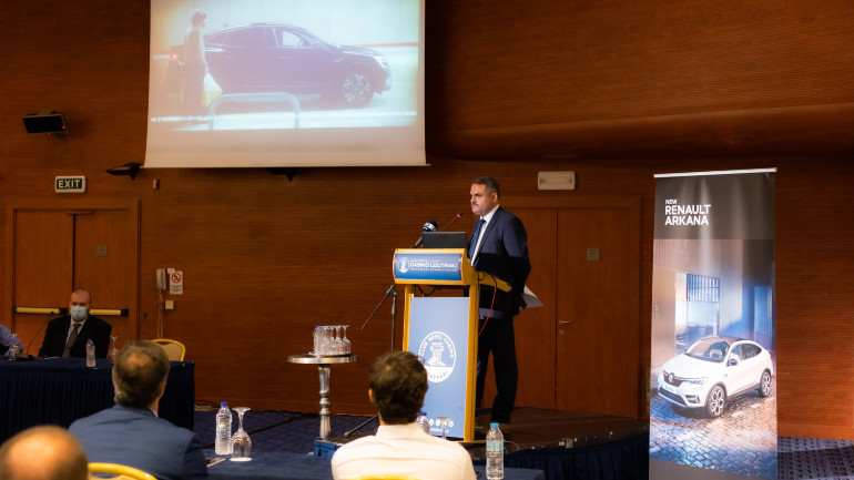 Ο κος Χρήστος Σκιρδής αναλύει τα σχέδια της Renault για το Arkana.