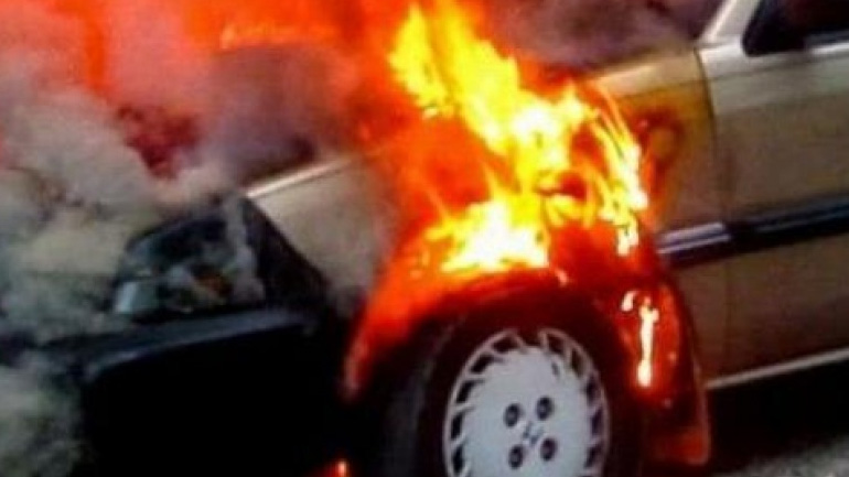 Κρήτη: Αυτοκίνητο τυλίχτηκε στις φλόγες