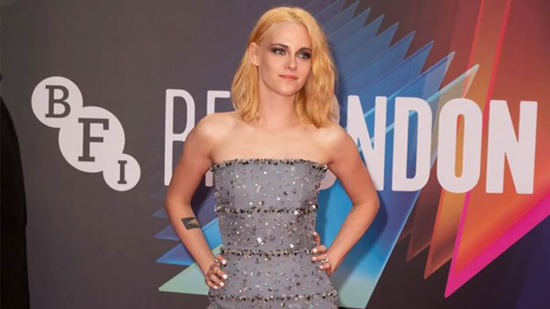 Kristen Stewart: Λαμπερή εμφάνιση στη πρεμιέρα της ταινίας Spencer στο Λονδίνο