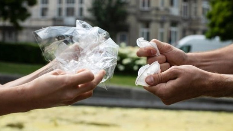 Γαλλία: Από την 1η Ιανουαρίου θα απαγορευτούν οι πλαστικές συσκευασίες για τα περισσότερα φρούτα και λαχανικά