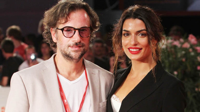 Τόνια Σωτηροπούλου & Κωστής Μαραβέγιας: Παντρεύτηκαν στην Ύδρα υπό άκρα μυστικότητα Τόνια Σωτηροπούλου & Κωστής Μαραβέγιας: Παντρεύτηκαν στην Ύδρα υπό άκρα μυστικότητα