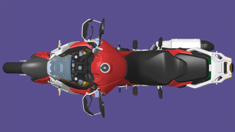 Σχετικά λεπτή σιλουέτα με άνετη σέλα και μεγάλο ρεζερβουάρ καυσίμου.