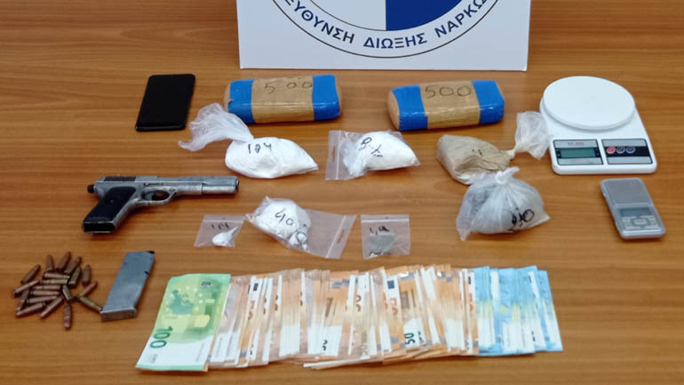 Τέσσερις συλλήψεις για διακίνηση ναρκωτικών στην Αττική