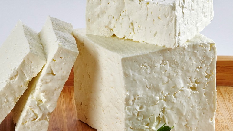 Στον εισαγγελέα παραπέμπεται εταιρεία για «ελληνοποίηση» 7,7 τόνων βουλγαρικού πρόβειου τυριού Στον εισαγγελέα παραπέμπεται εταιρεία για «ελληνοποίηση» 7,7 τόνων βουλγαρικού πρόβειου τυριού