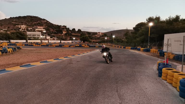 Ακόμα και όταν νύχτωσε η οδήγηση ήταν απολαυστική.