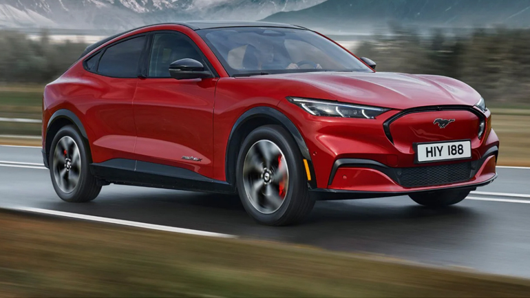 Ο επισκέπτης της εικονικής έκθεσης, μπορεί να «κλείσει» ακόμα και ένα test drive με το αυτοκίνητο που τον ενδιαφέρει