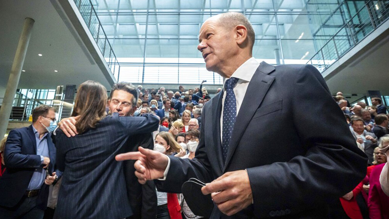 Γερμανία: Διερευνητικές επαφές των κομμάτων, με σκοπό τη συγκυβέρνηση