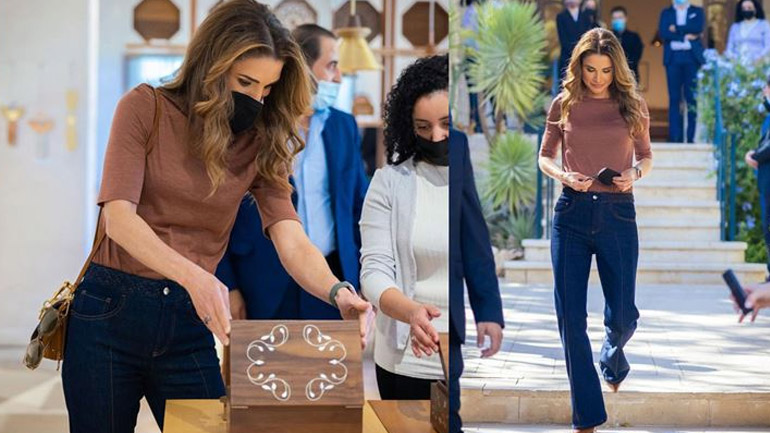 H βασίλισσα Ράνια μάς δείχνει πώς να φορέσουμε τα flared jeans όπως οι royals