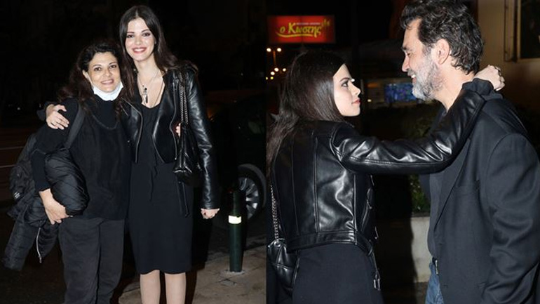 Τζένη Καζάκου: Λαμπερή εμφάνιση στην πρεμιέρα των γονιών της στο θέατρο