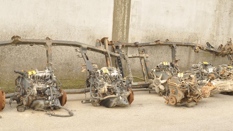 Θεσσαλονίκη: Κλεμμένοι κινητήρες αυτοκινήτων εντοπίστηκαν σε κατάστημα ανταλλακτικών