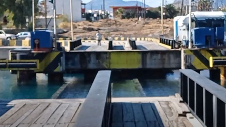 Ισθμός Κορίνθου: «Κόλλησε» η Γέφυρα Ποσειδωνίας