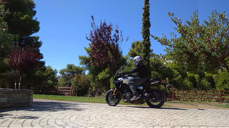 Κάνει τα πάντα με ποιότητα, δυναμισμό και άνεση.