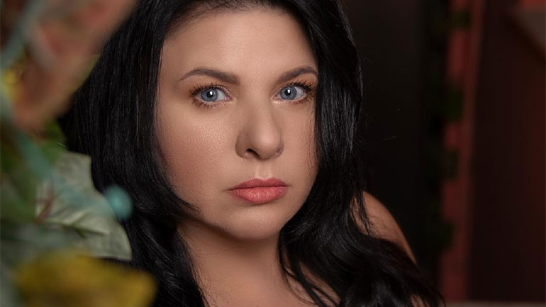 «Λείπεις..» με τη Ράνια Παπαδάκου στο Από Μηχανής Θέατρο