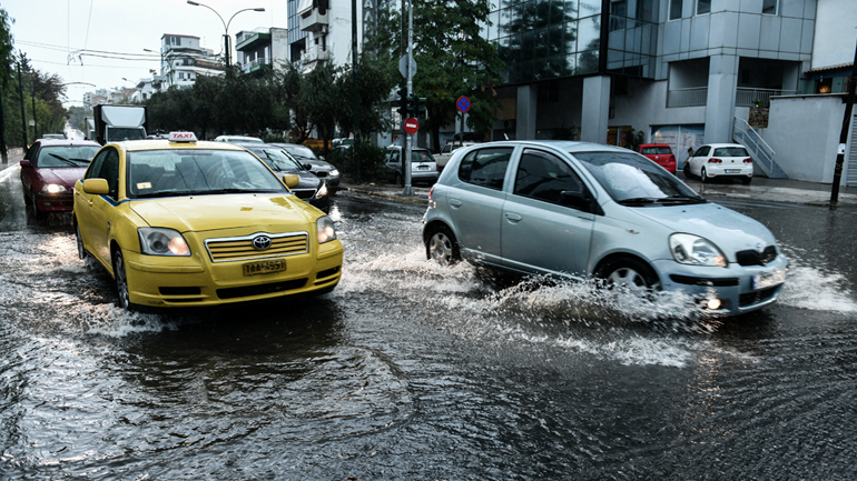Δέσμη καταιγίδων στην Αττική