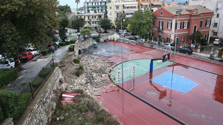 Ασύλληπτες οι καταστροφές στην Κέρκυρα – 69 άτομα μεταφέρθηκαν σε ασφαλή σημεία