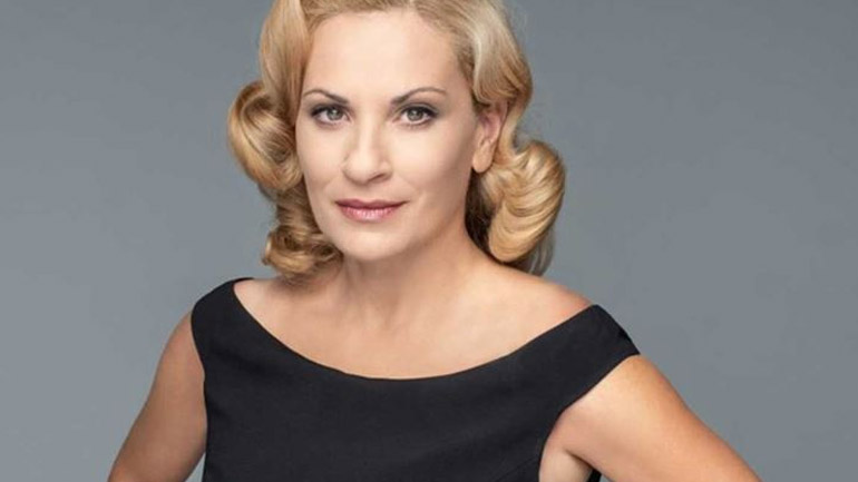 Θεοφανία Παπαθωμά: «Μια γυναίκα πρέπει να αφοσιώνεται και να παραδίδεται στον άντρα της!»