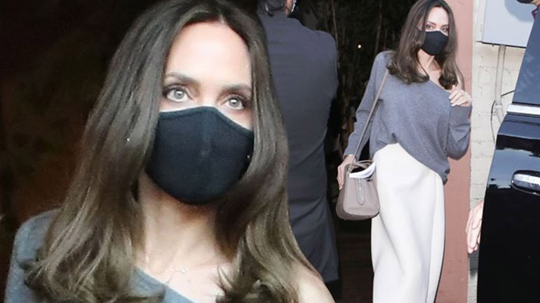 Angelina Jolie: Η φθινοπωρινή εμφάνιση με λευκή φούστα που μας εμπνέει για τις all day εμφανίσεις μας