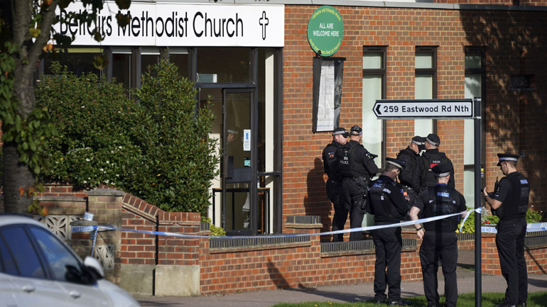 Βρετανία: Η αστυνομία θεωρεί «τρομοκρατική ενέργεια» τον φόνο του βουλευτή Έιμες