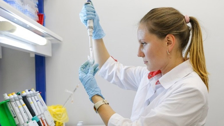 Ρωσία: Ιδιωτική εταιρεία ξεκινά κλινικές δοκιμές για νέο εμβόλιο κατά του κορωνοϊού