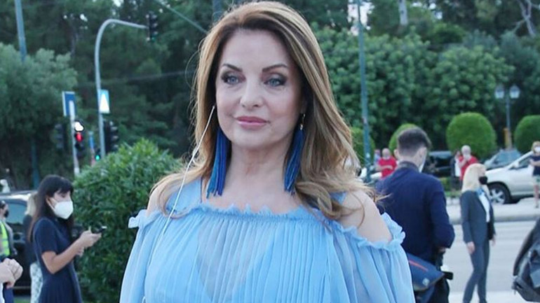 Έξαλλη η Άντζελα Γκερέκου με τα δημοσιεύματα για τον νέο σύντροφο