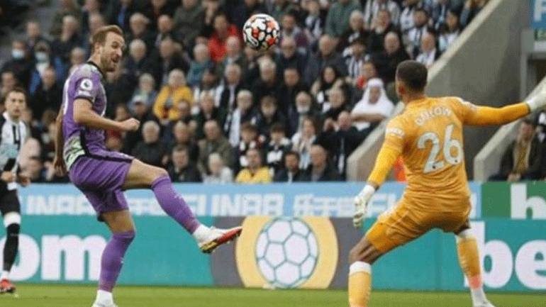 «Μαύρη» πρεμιέρα για την… αραβική Νιούκαστλ, 3-2 η Τότεναμ «Μαύρη» πρεμιέρα για την… αραβική Νιούκαστλ, 3-2 η Τότεναμ