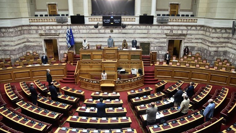 Σύγκρουση Μητσοτάκη – Τσίπρα στη Βουλή για την πανδημία