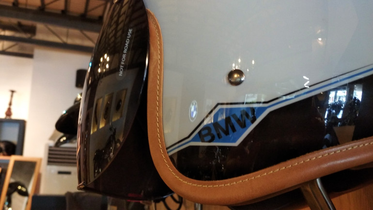 Και κράνη της σειράς Heritage μπορείς να βρεις στο κατάστημα.