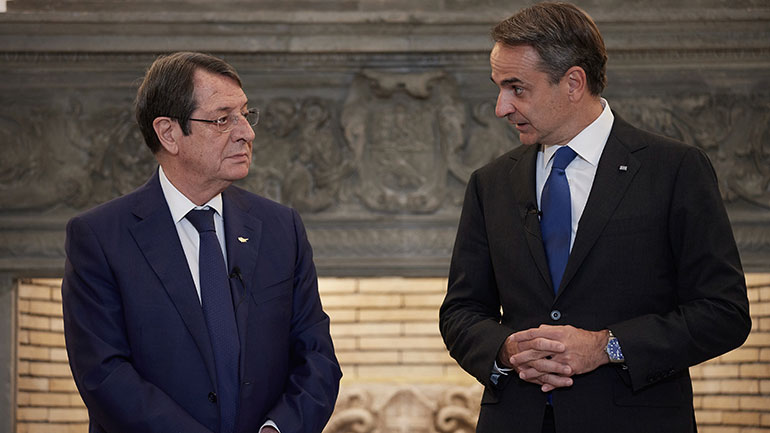 Συνάντηση Μητσοτάκη – Αναστασιάδη:  Δεν μπορεί να γίνει αποδεκτή καμία λύση δύο κρατών