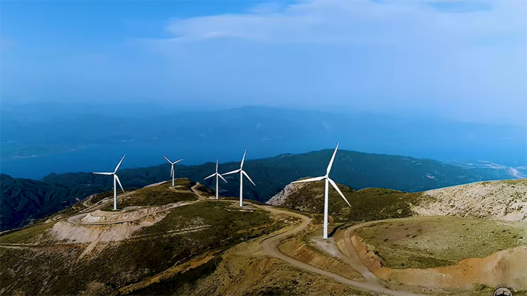 Οι ανεμογεννήτριες στην Αχαΐα από ψηλά