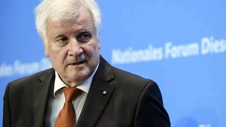 Η Γερμανία θα κρατήσει ανοικτά τα σύνορά της, παρά την εισροή μεταναστών από τη Λευκορωσία Η Γερμανία θα κρατήσει ανοικτά τα σύνορά της, παρά την εισροή μεταναστών από τη Λευκορωσία