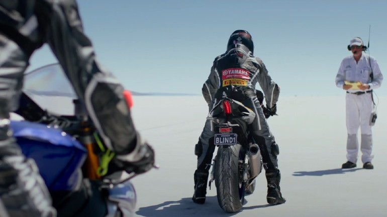 Τυφλός αναβάτης επιχειρεί να σπάσει το ρεκόρ ταχύτητας με μοτοσικλέτα!