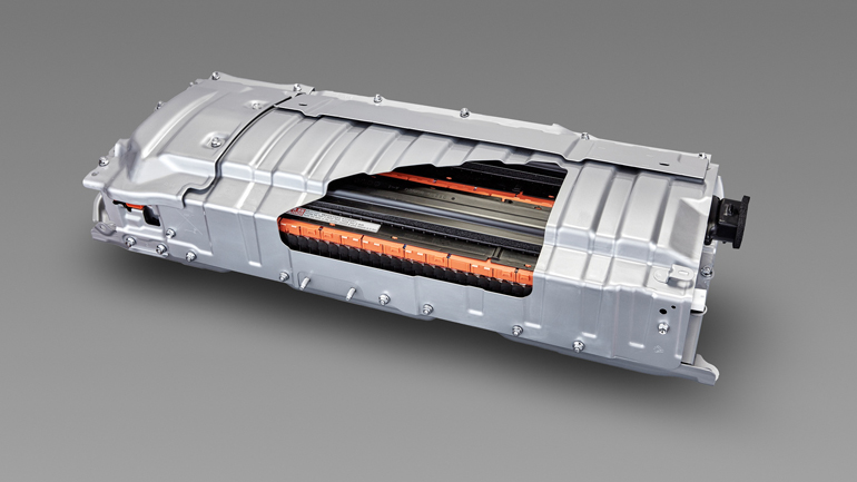 Για να φτηνύνουν τα αυτοκίνητα, πρέπει πρώτα να μειωθεί το κόστος των μπαταριών