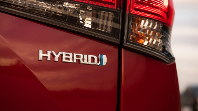 Η Toyota πρωτοστατεί εδώ και χρόνια στα υβριδικά μοντέλα