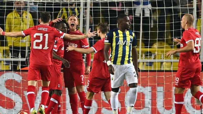 Europa League: Μοιρασιά (2-2) για Φενέρμπαχτσε και Αντβέρπ με κερδισμένο τον… Ολυμπιακό!