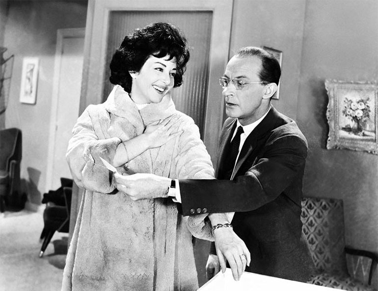 Η Γκέλυ Μαυροπούλου με τον Ντίνο Ηλιόπουλο στην ταινία «Η Κυρία του Κυρίου» (1962)